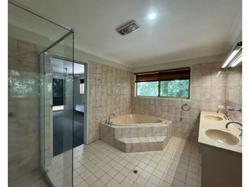 204 Rosemount Drive, Willow Vale QLD 4209