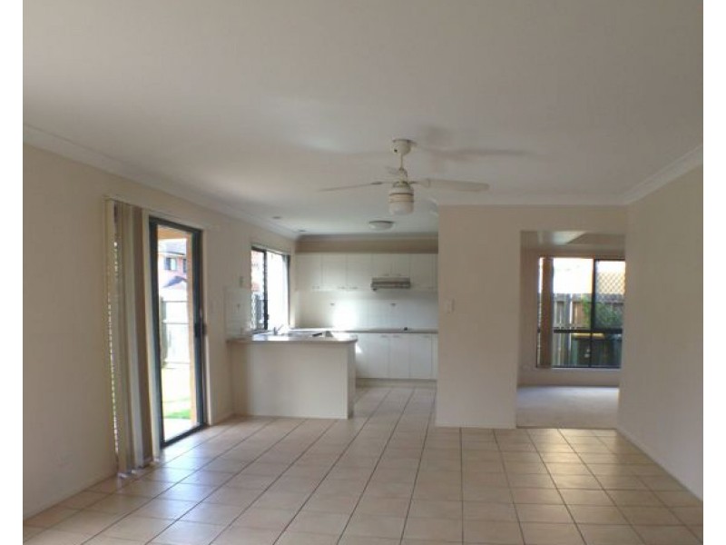 8 Diamond Place, Runcorn QLD 4113