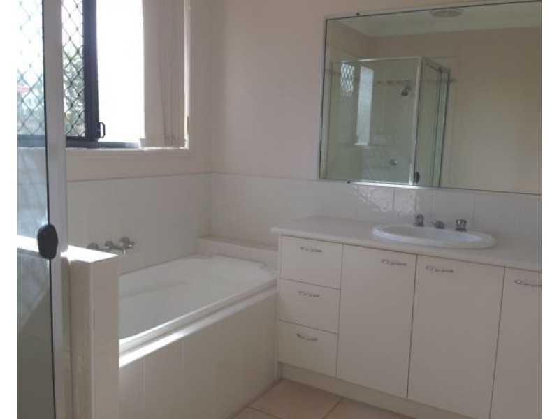 8 Diamond Place, Runcorn QLD 4113