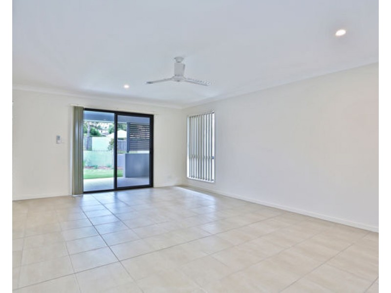 28/1 Emerald Place, Bridgeman Downs QLD 4035