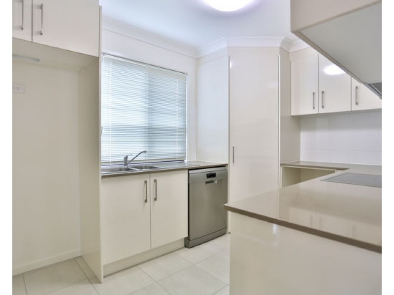 28/1 Emerald Place, Bridgeman Downs QLD 4035