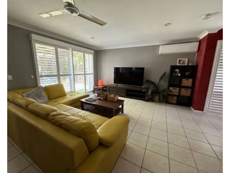 8/29 Lachlan Drive, Wakerley QLD 4154