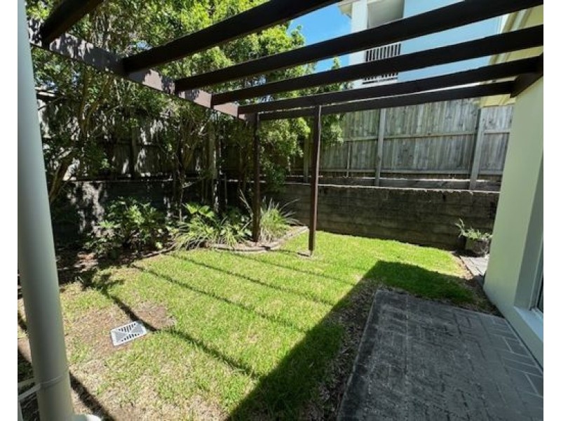 8/29 Lachlan Drive, Wakerley QLD 4154