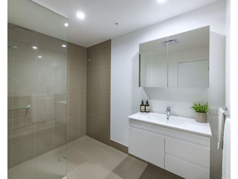 10805/320 Macarthur Avenue, Hamilton QLD 4007