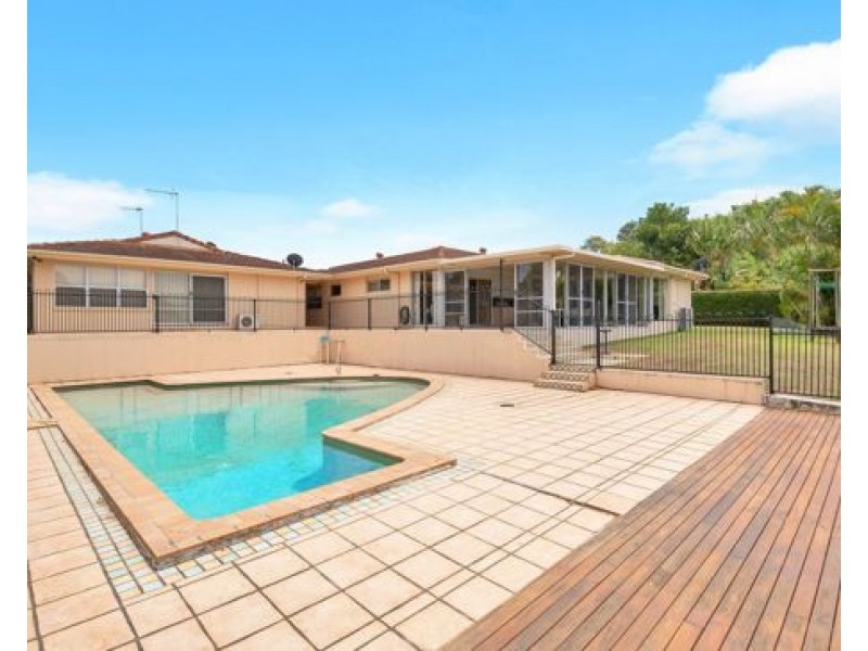 192 Heeb Street, Benowa QLD 4217