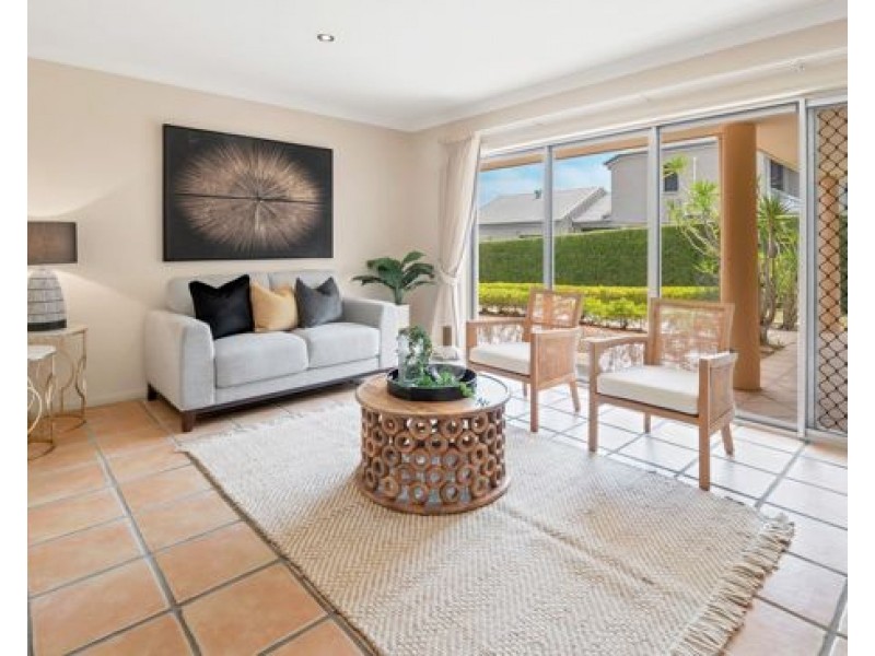 192 Heeb Street, Benowa QLD 4217