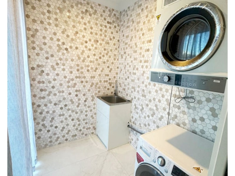 30 Laurel Drive, Helensvale QLD 4212