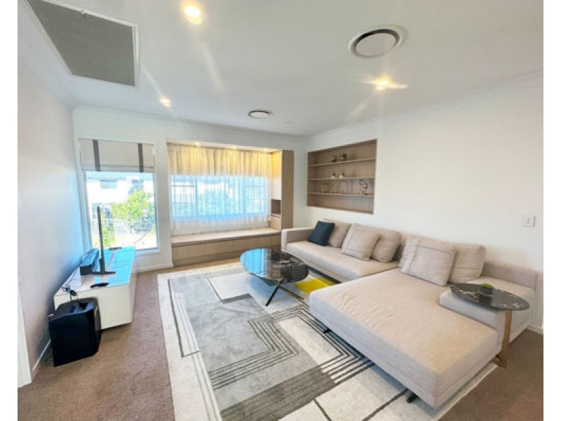 30 Laurel Drive, Helensvale QLD 4212