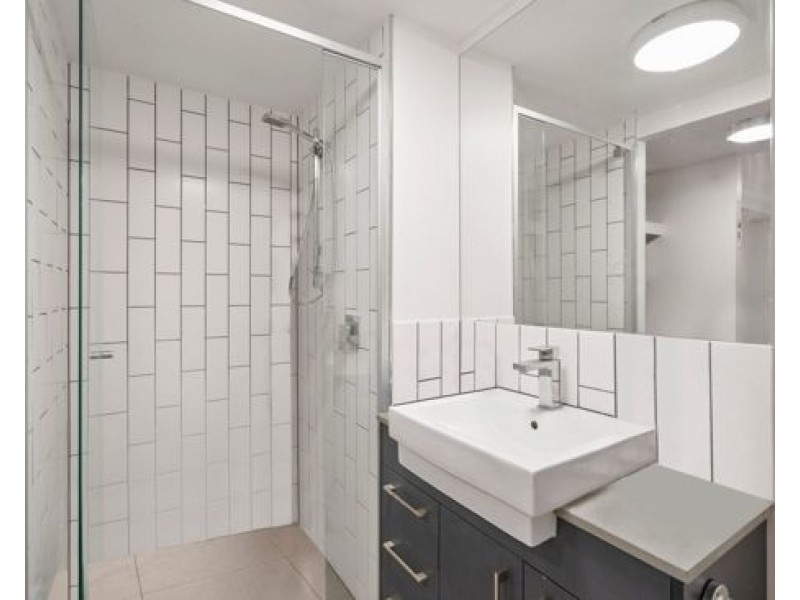 202/39 Thomas street, Chermside QLD 4032