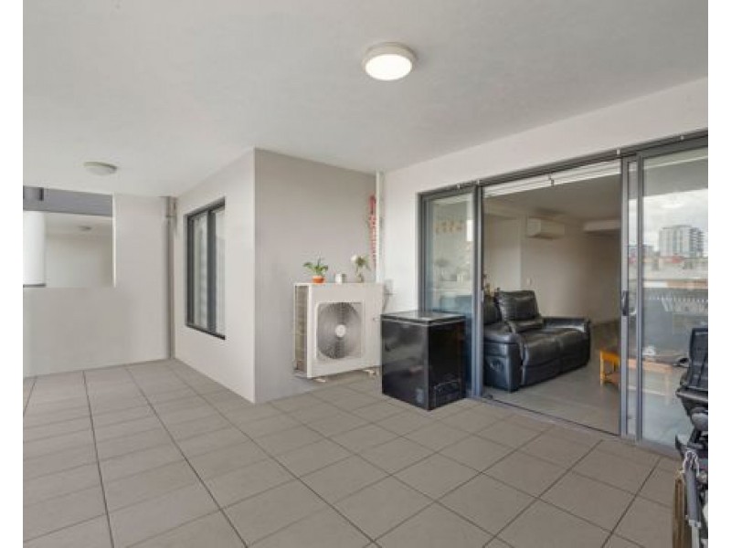 202/39 Thomas street, Chermside QLD 4032