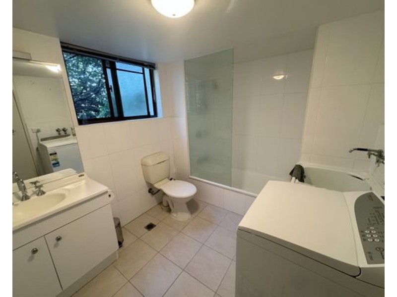 1/111 Markeri Street, Mermaid Waters QLD 4218