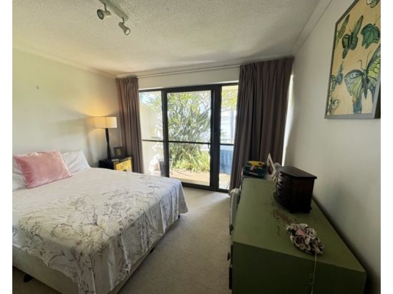 1/111 Markeri Street, Mermaid Waters QLD 4218