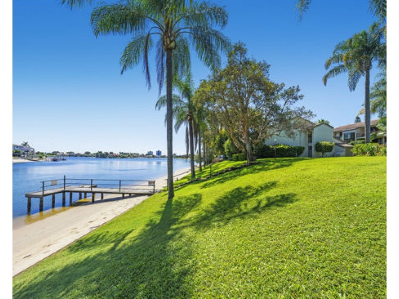 1/111 Markeri Street, Mermaid Waters QLD 4218
