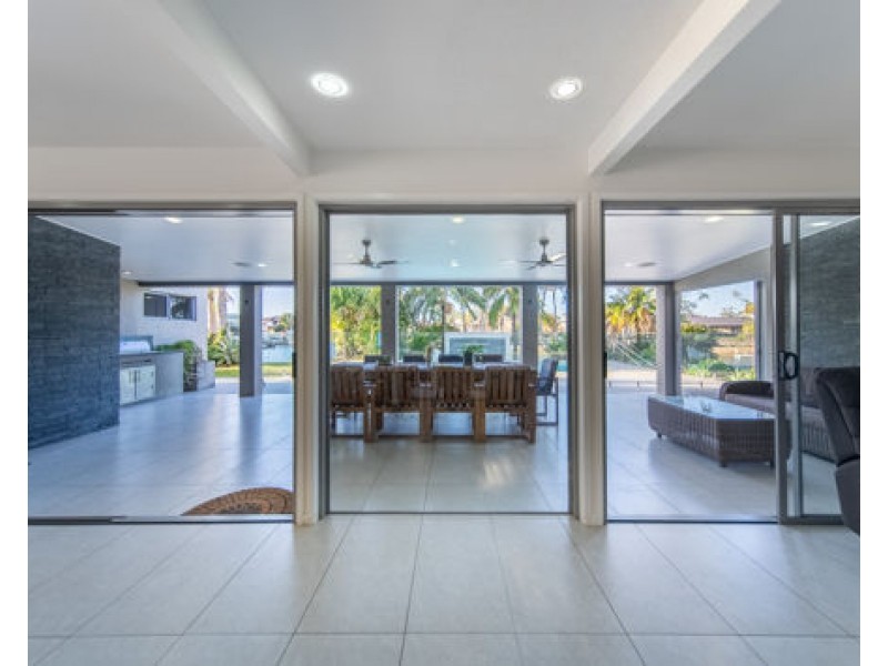 9 Sceptre Ct, Newport QLD 4020
