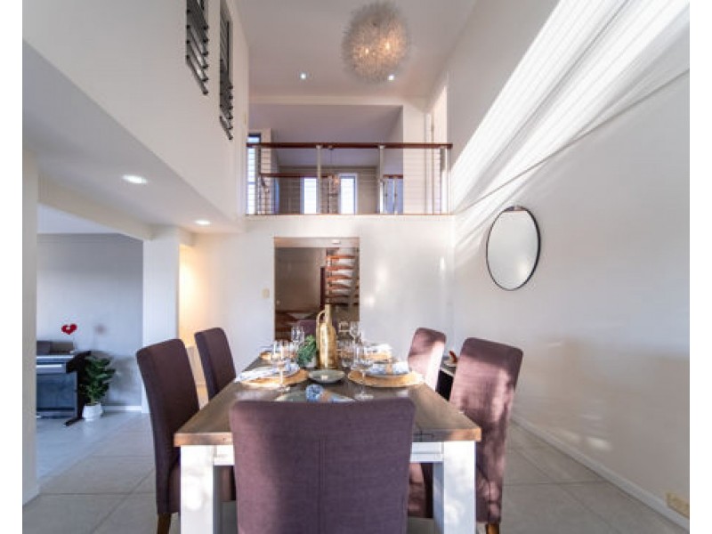 9 Sceptre Ct, Newport QLD 4020