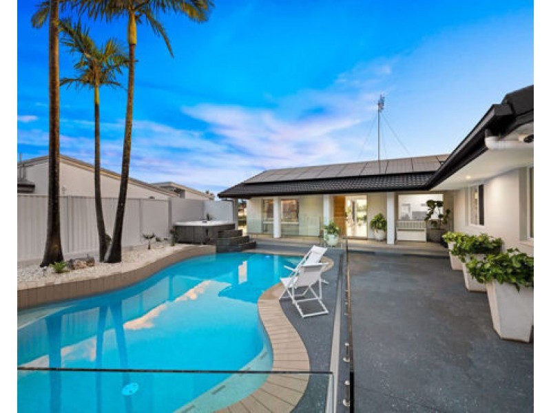 1 Rudd Street, Broadbeach Waters QLD 4218