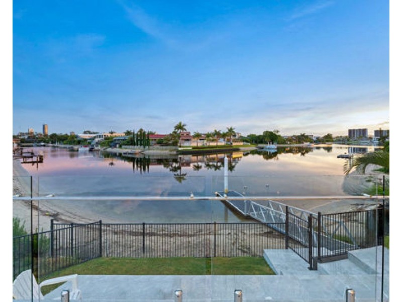 1 Rudd Street, Broadbeach Waters QLD 4218