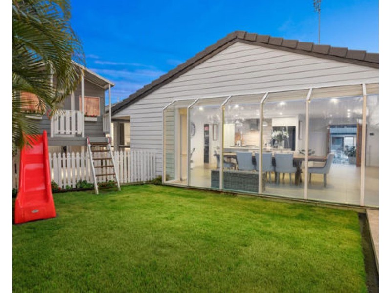 1 Rudd Street, Broadbeach Waters QLD 4218