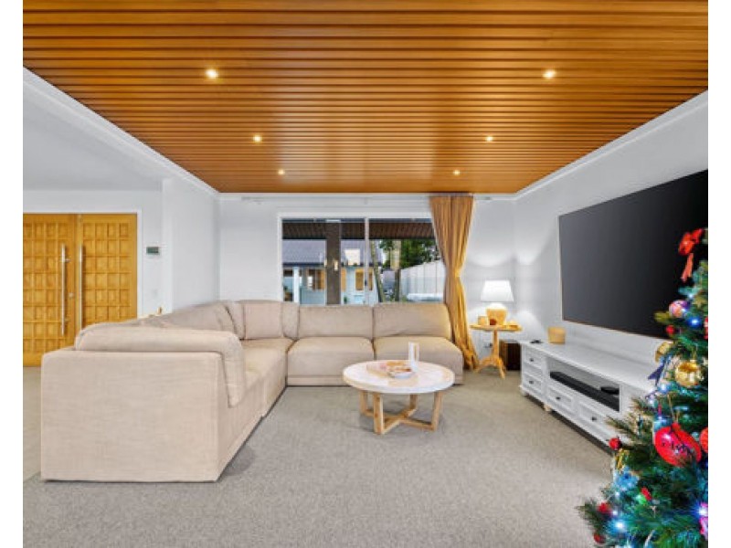 1 Rudd Street, Broadbeach Waters QLD 4218