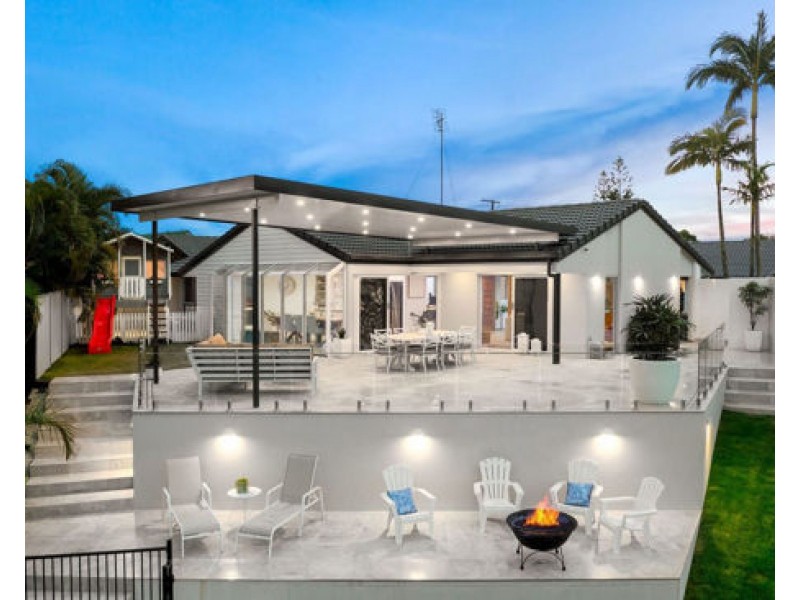 1 Rudd Street, Broadbeach Waters QLD 4218