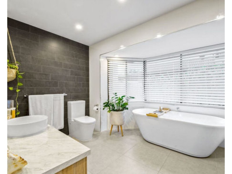 1 Rudd Street, Broadbeach Waters QLD 4218