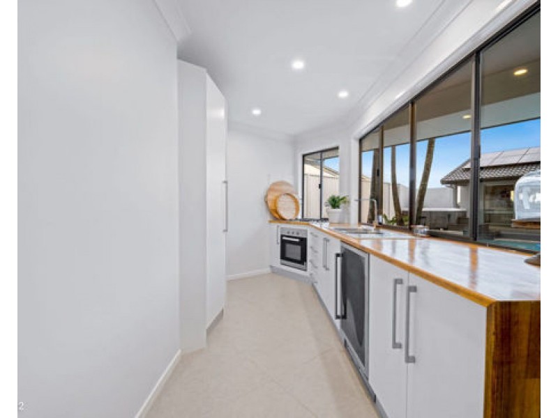 1 Rudd Street, Broadbeach Waters QLD 4218