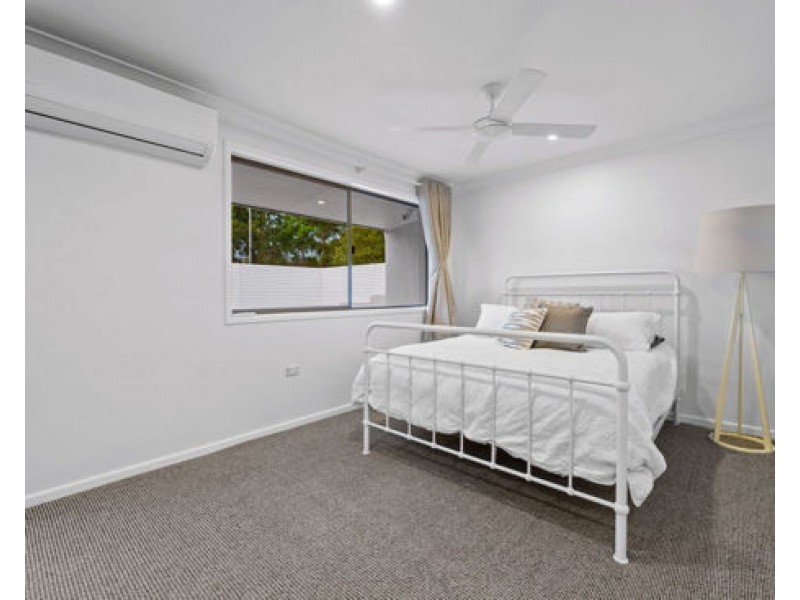 1 Rudd Street, Broadbeach Waters QLD 4218