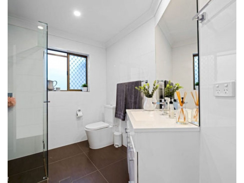 1 Rudd Street, Broadbeach Waters QLD 4218