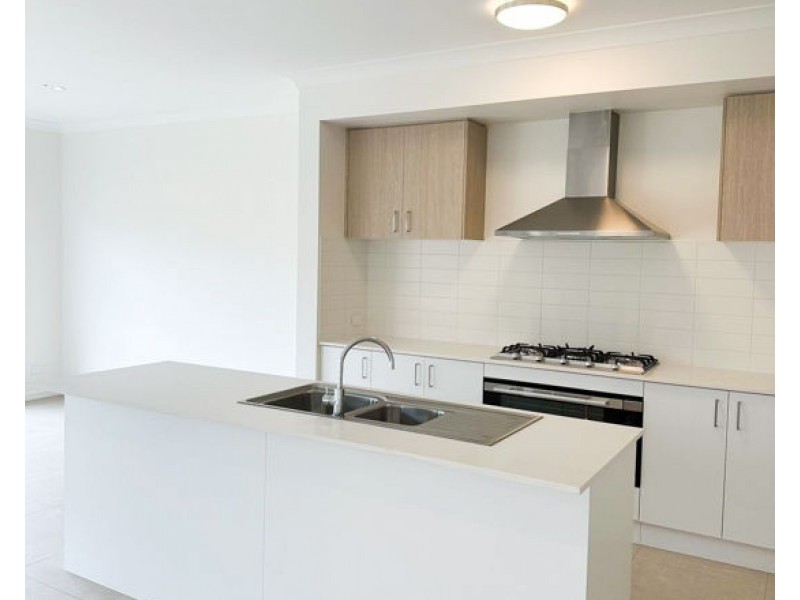 20 HEADWAY STREET, Nerang QLD 4211