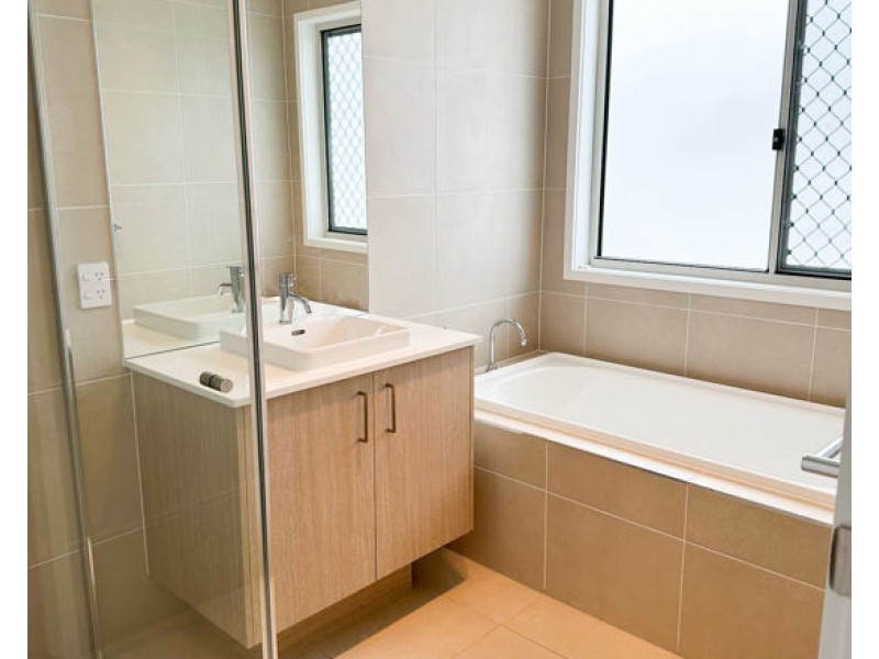 20 HEADWAY STREET, Nerang QLD 4211