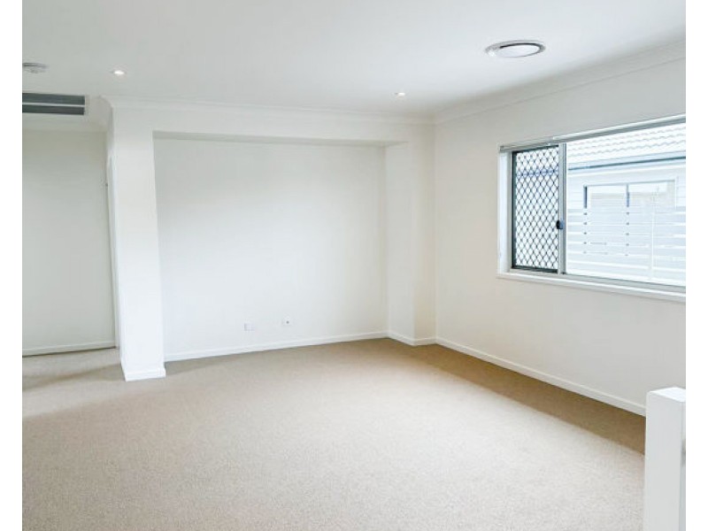 20 HEADWAY STREET, Nerang QLD 4211