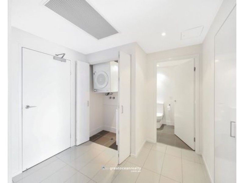 807/15 Compass Drive, Biggera Waters QLD 4216