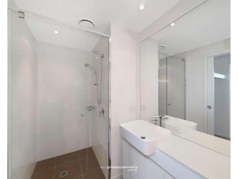 807/15 Compass Drive, Biggera Waters QLD 4216
