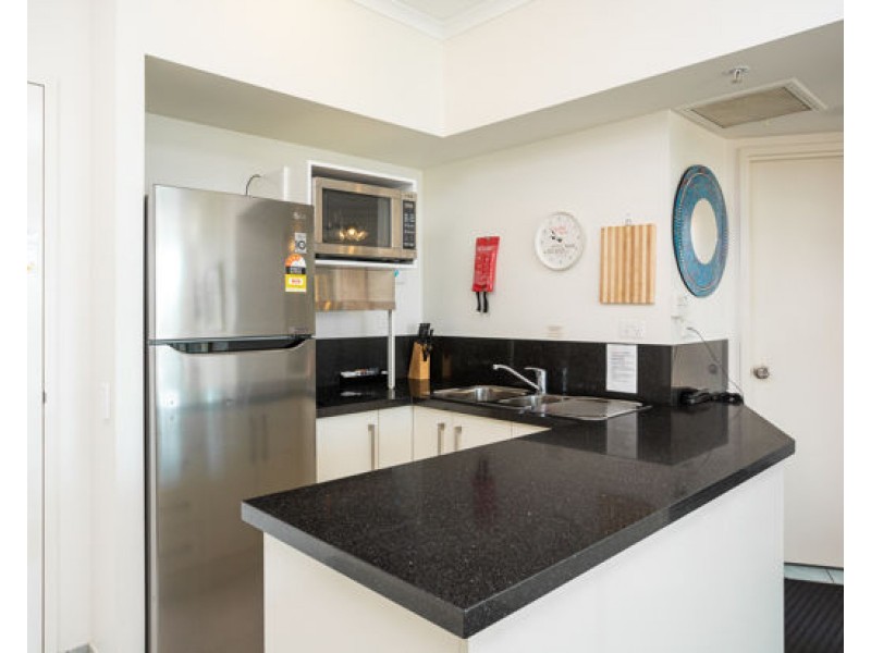U 402 46 – 52  Pacific Street, Main Beach QLD 4217