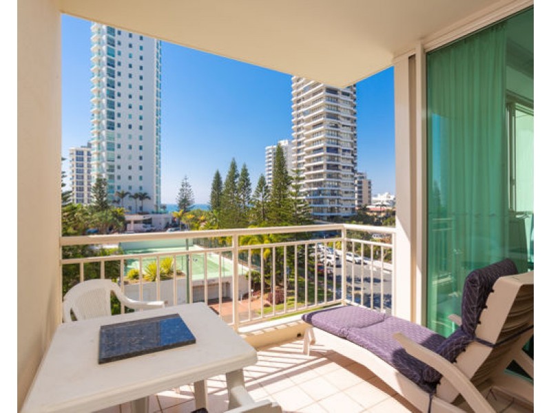 U 402 46 – 52  Pacific Street, Main Beach QLD 4217