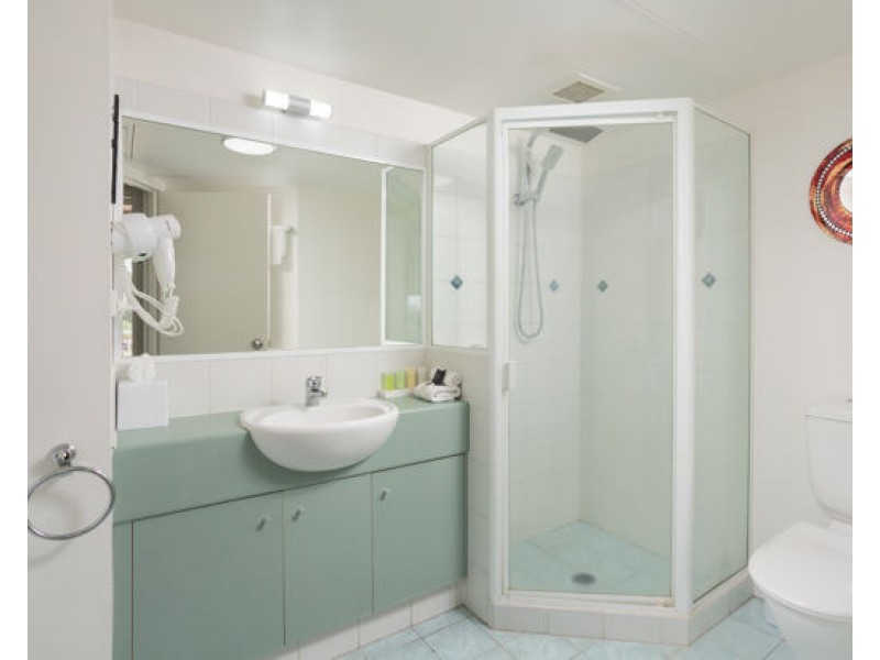 U 402 46 – 52  Pacific Street, Main Beach QLD 4217