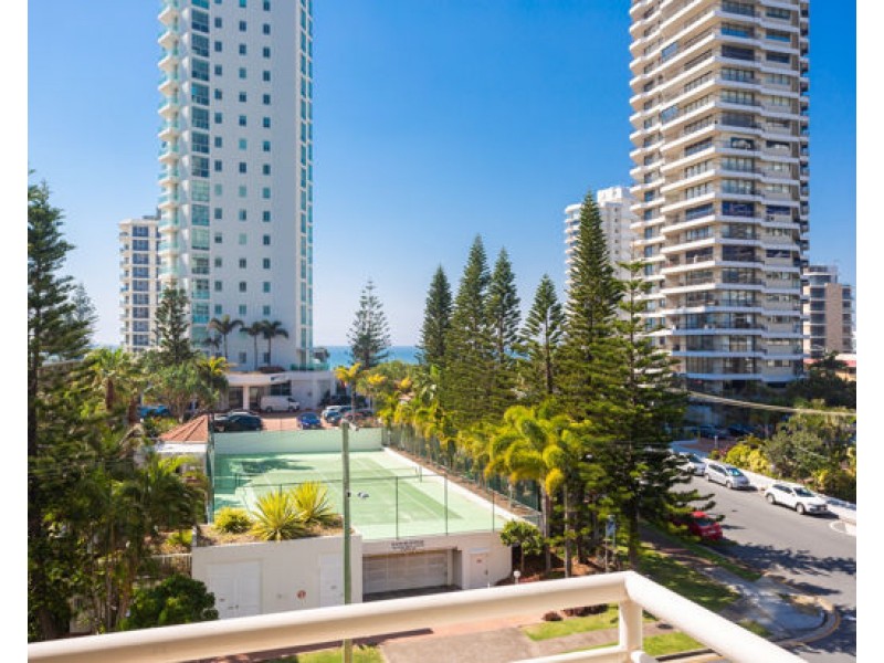 U 402 46 – 52  Pacific Street, Main Beach QLD 4217