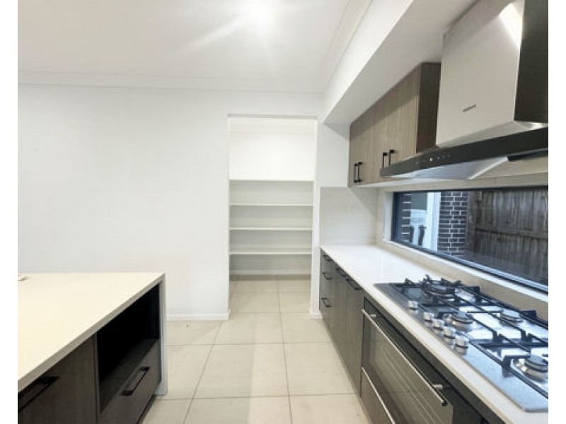 12 Greenview Circuit, Arundel QLD 4214