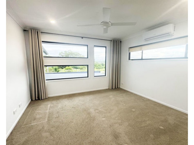 12 Greenview Circuit, Arundel QLD 4214