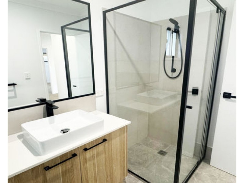 12 Greenview Circuit, Arundel QLD 4214