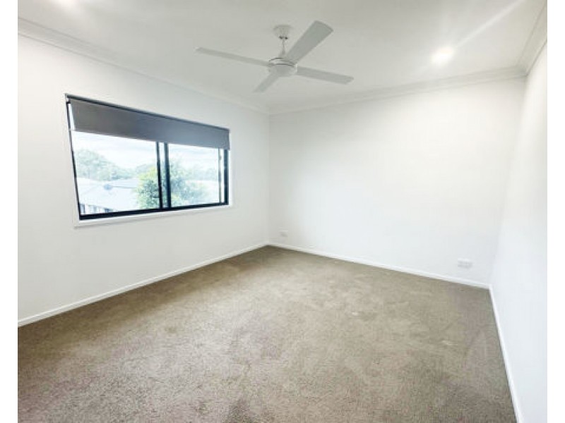 12 Greenview Circuit, Arundel QLD 4214