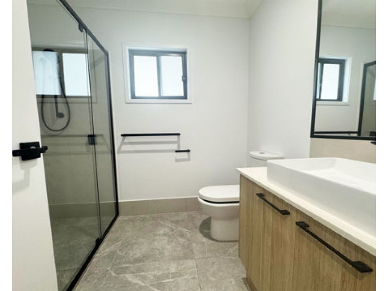 12 Greenview Circuit, Arundel QLD 4214