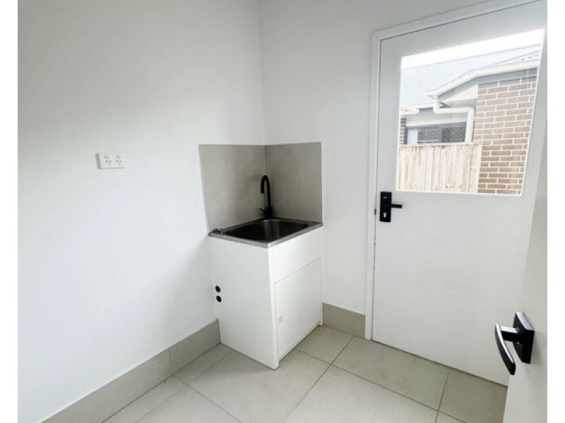 12 Greenview Circuit, Arundel QLD 4214