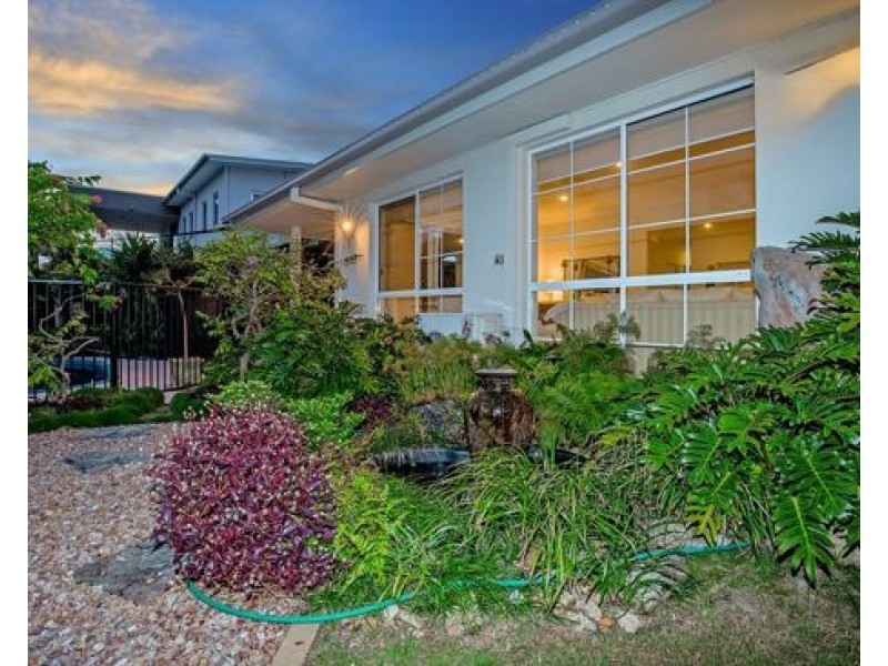 4 Torrevella Vista, Coombabah QLD 4216