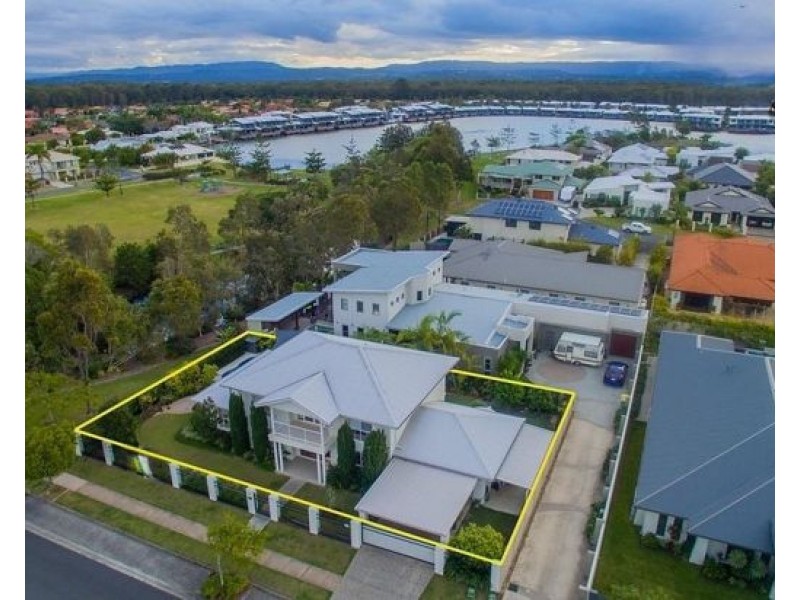 4 Torrevella Vista, Coombabah QLD 4216