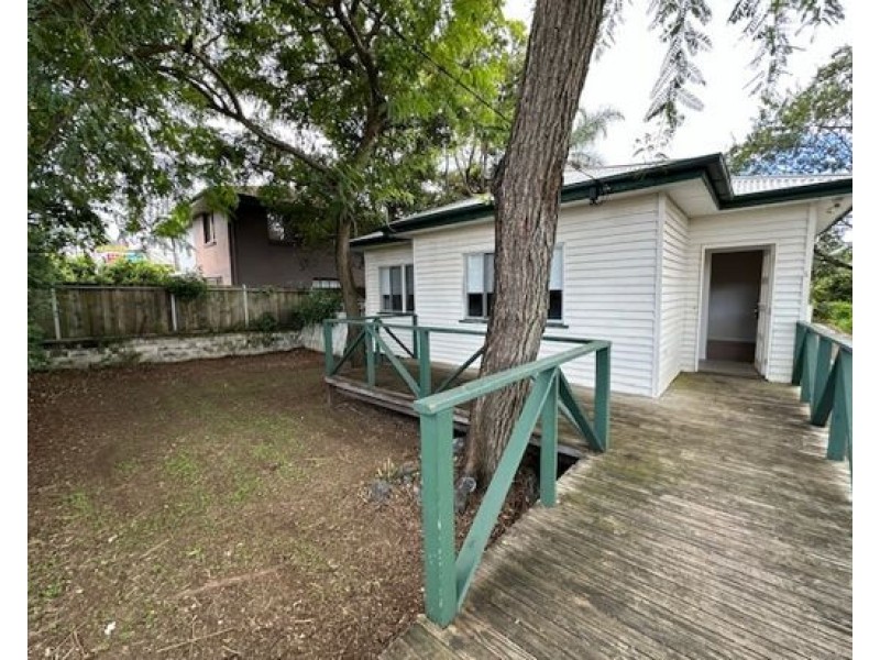 1132 Oxley Road, Oxley QLD 4075