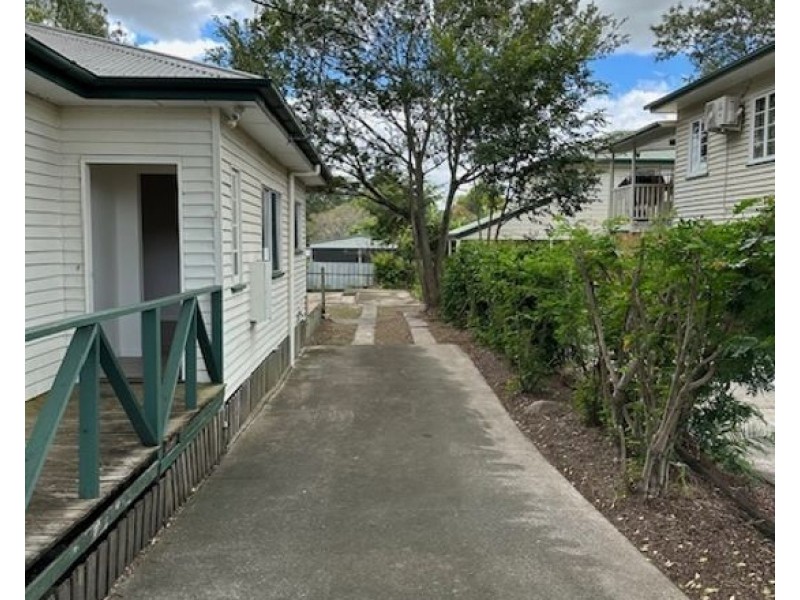 1132 Oxley Road, Oxley QLD 4075