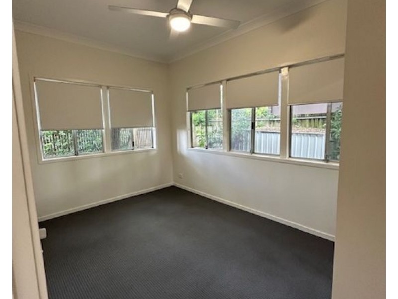 1132 Oxley Road, Oxley QLD 4075