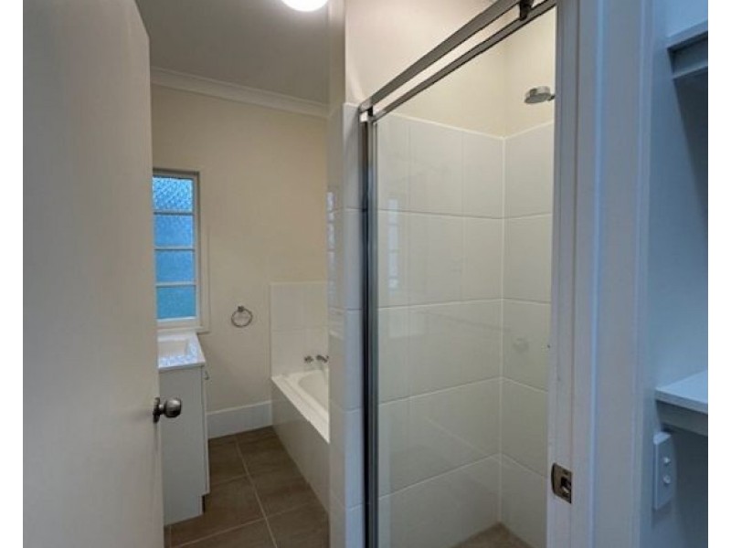 1132 Oxley Road, Oxley QLD 4075