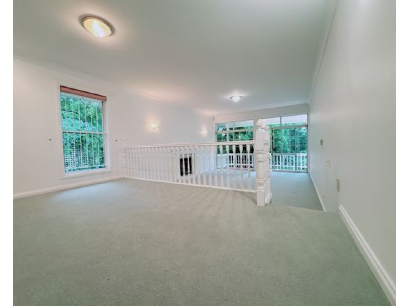 11 Carnoustie Court, Indooroopilly QLD 4068